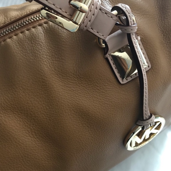 Michael Kors bag - Picture 2 of 6